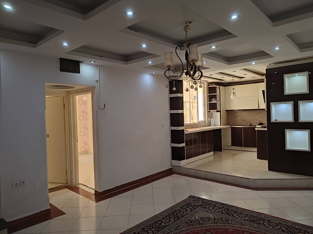 ملک دو خوابه هفتاد و پنج متری با پارکینگ ، طبقه دوم
